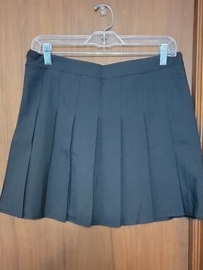 Women’s Pleated Mini Skirt in Black